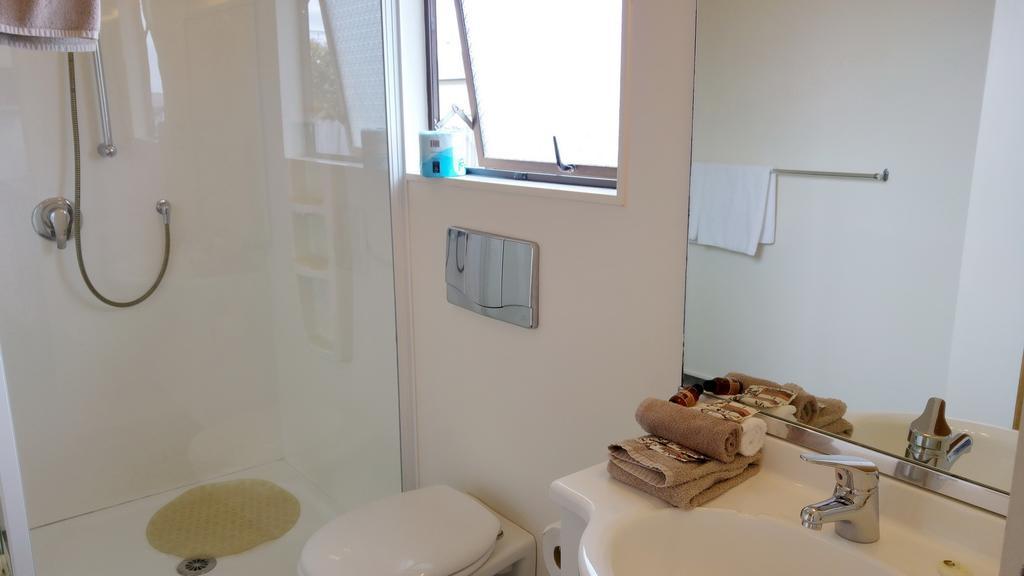 Hobson's Choice Motel 4*